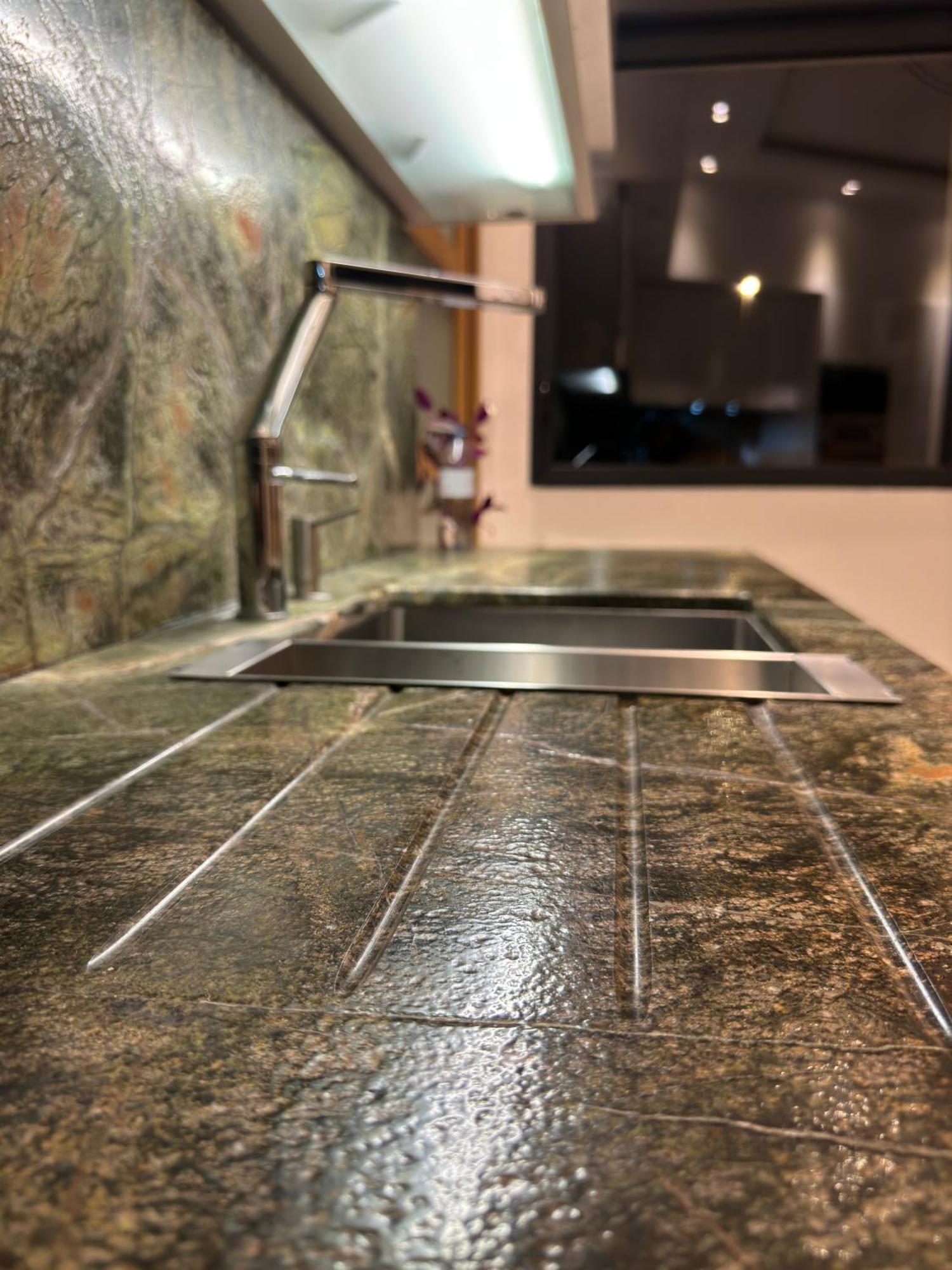 L'Emperador Apartment แร็งส์ ห้อง รูปภาพ